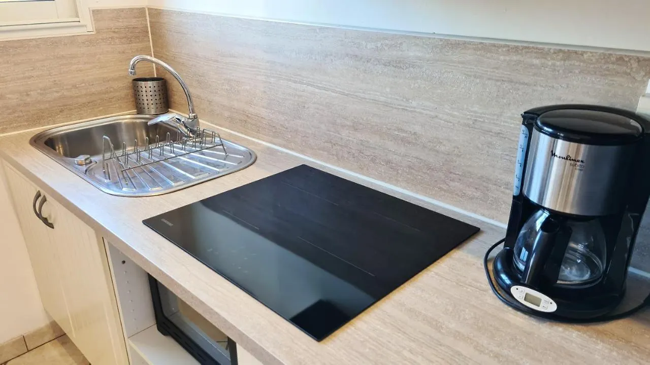 Studio Charmant A Hyeres Avec Barbecue 22 M² Apartment