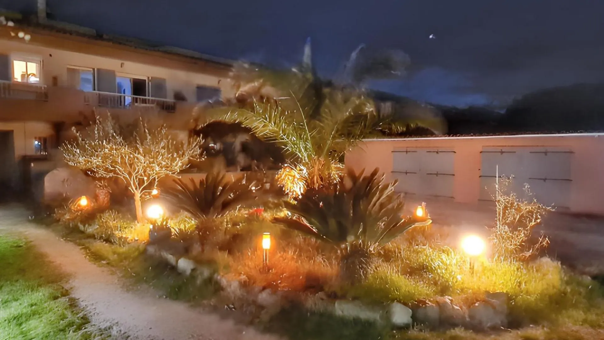 Studio Charmant A Hyeres Avec Barbecue 22 M² 0*,  France